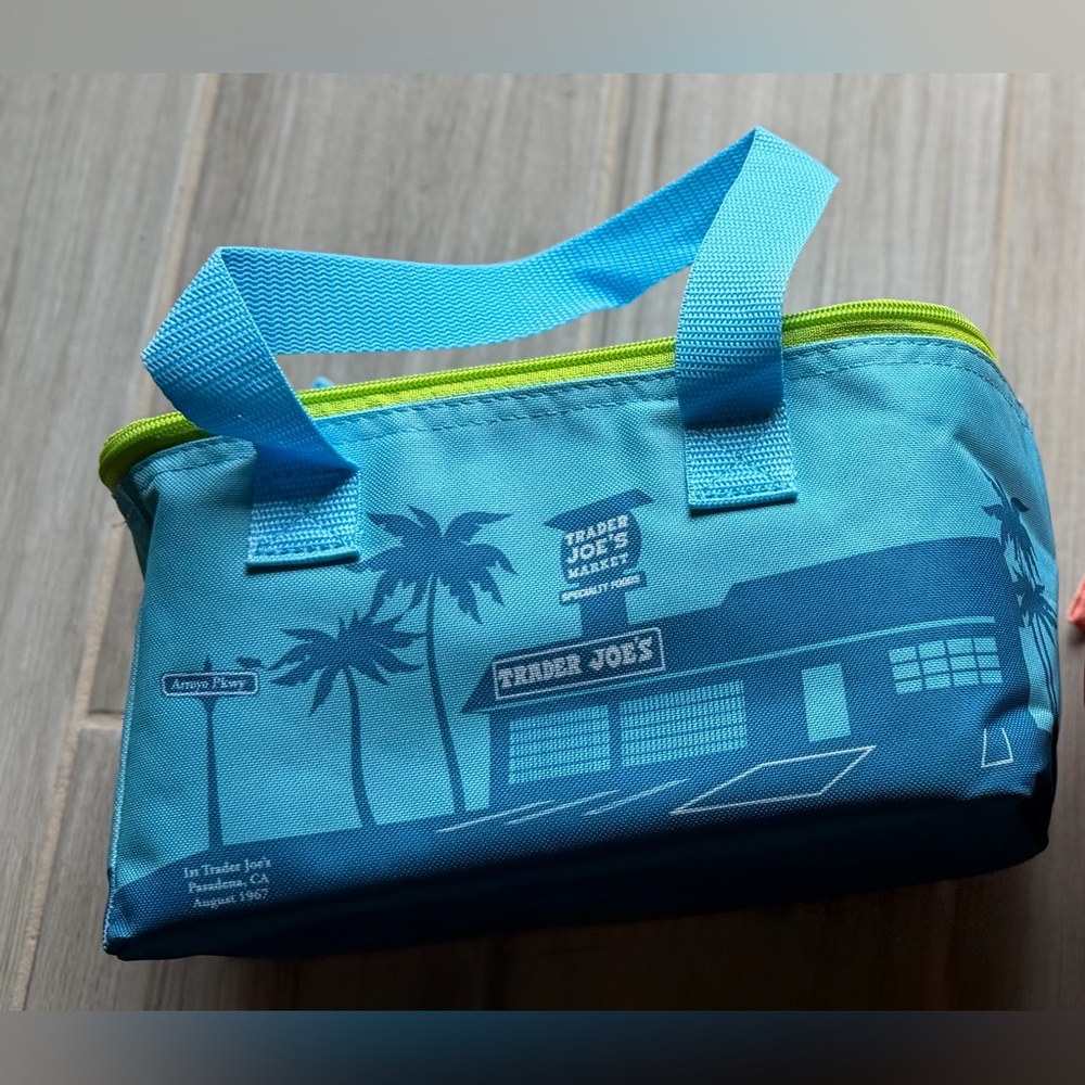Limited Edition Trader Joe’s Blue Insulated Mini Cooler Bag NWT